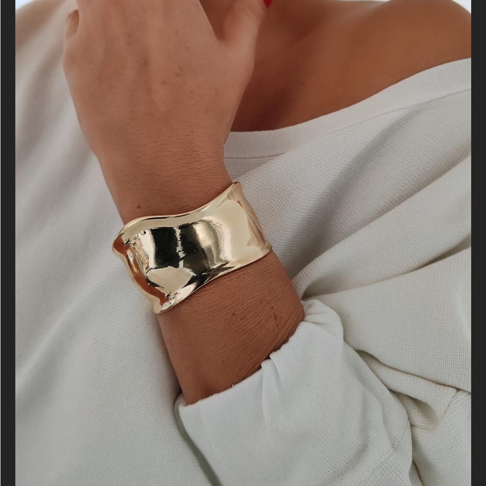 Gold Bangle Bracelet